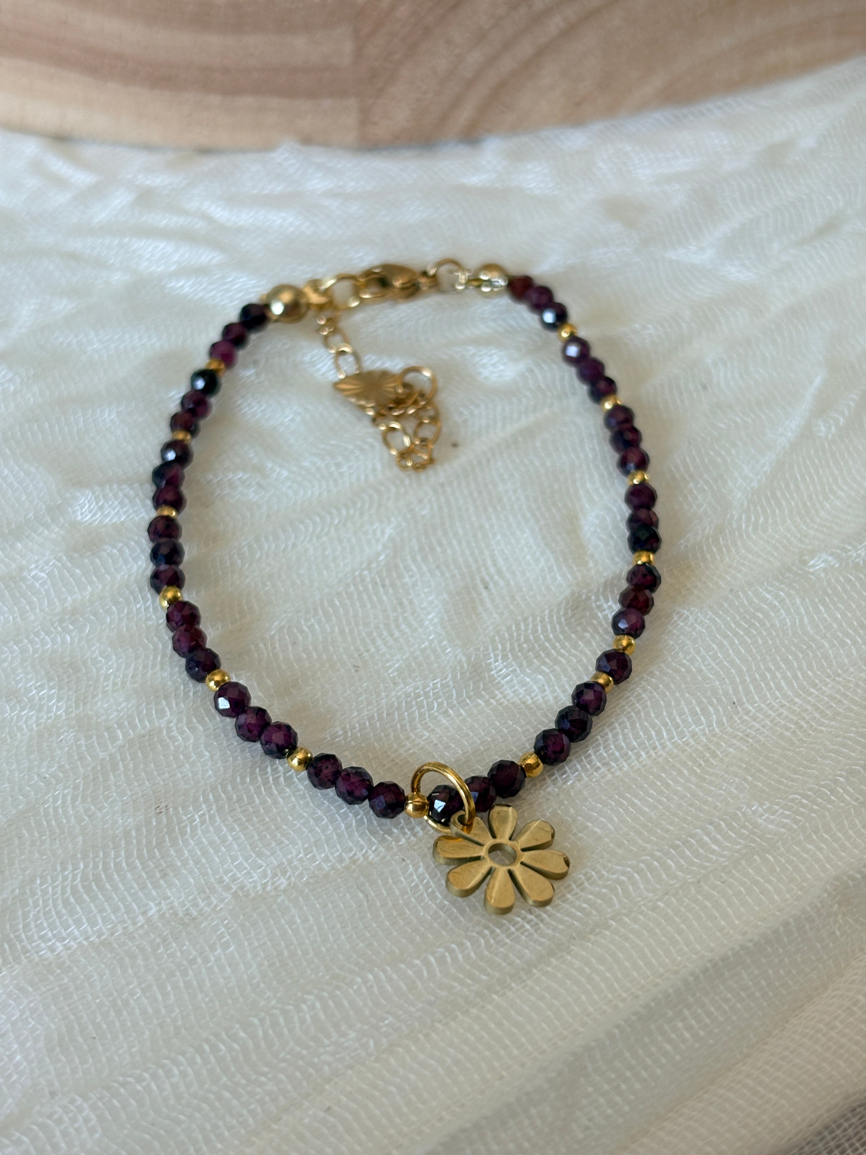 Bracelet baroque en grenat