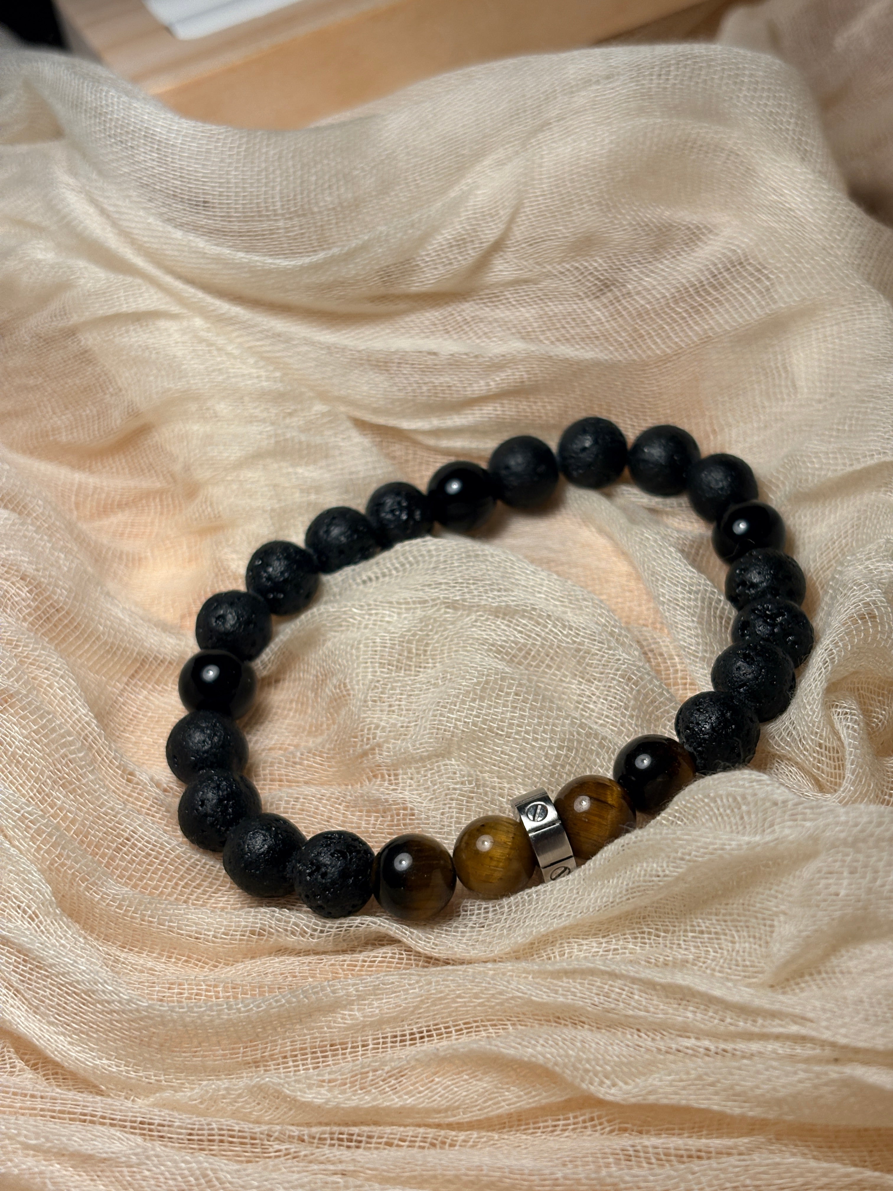 bracelet en pierre de lave et oeil de tigre